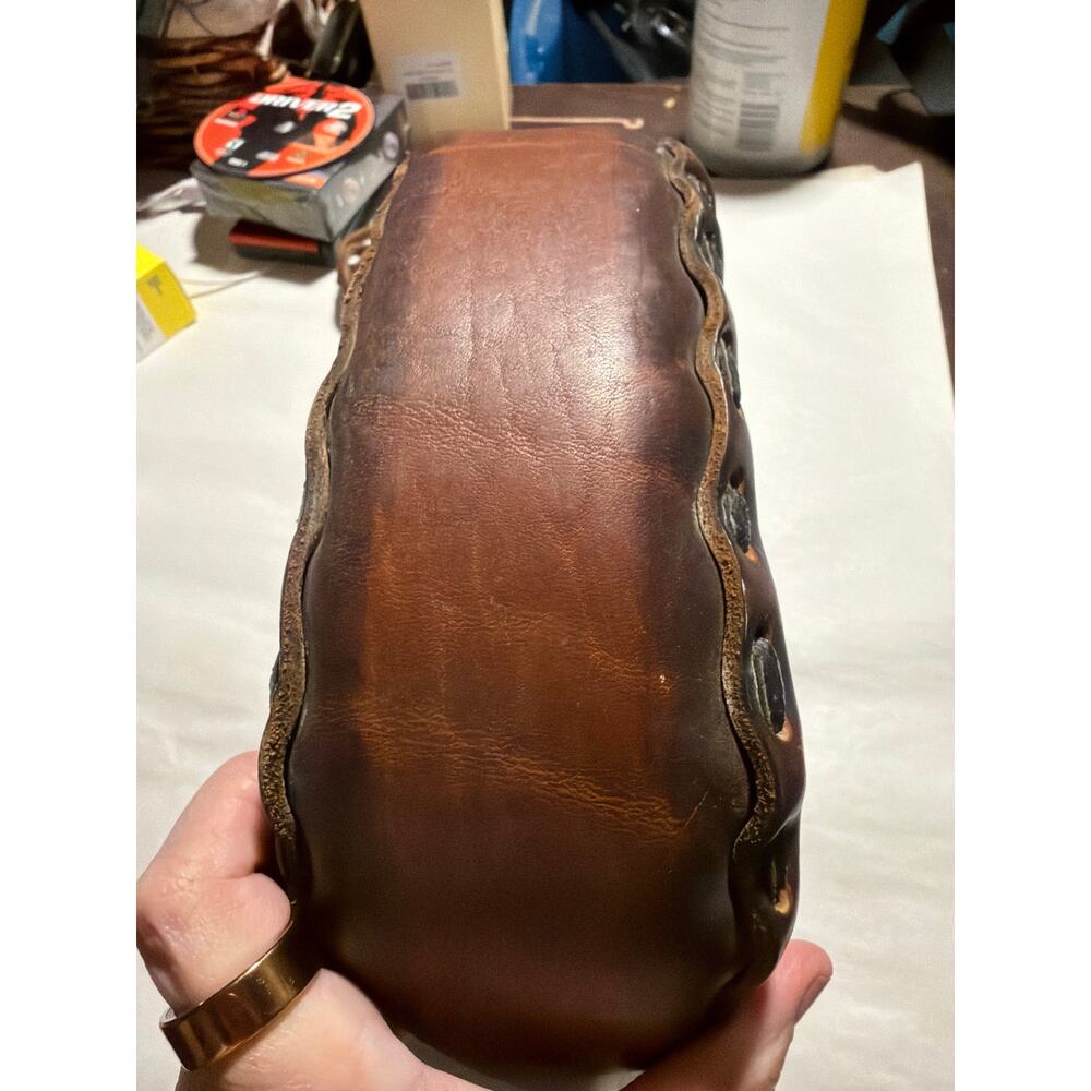Hand Crafted Beautiful Leather Purse - Picture 6 of 6
